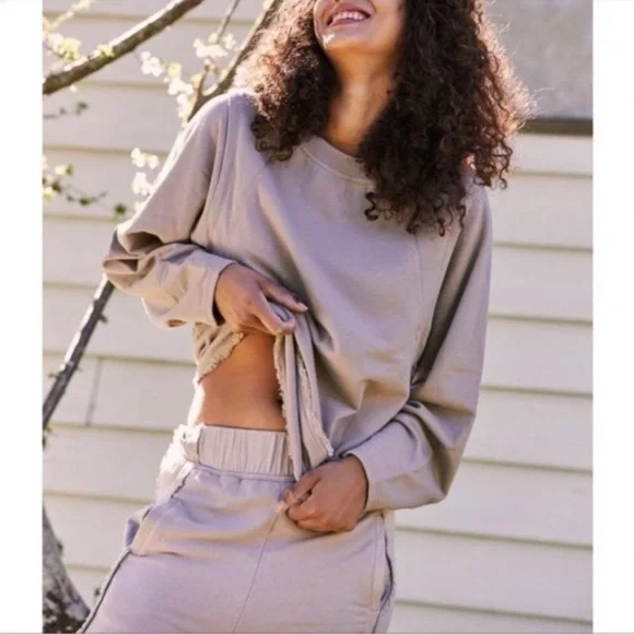 Free People WHERE THE WIND BLOWS 2 PIECE PULLOVER AND JOGGERS SET SIZE SMALL NWT - Picture 2 of 11